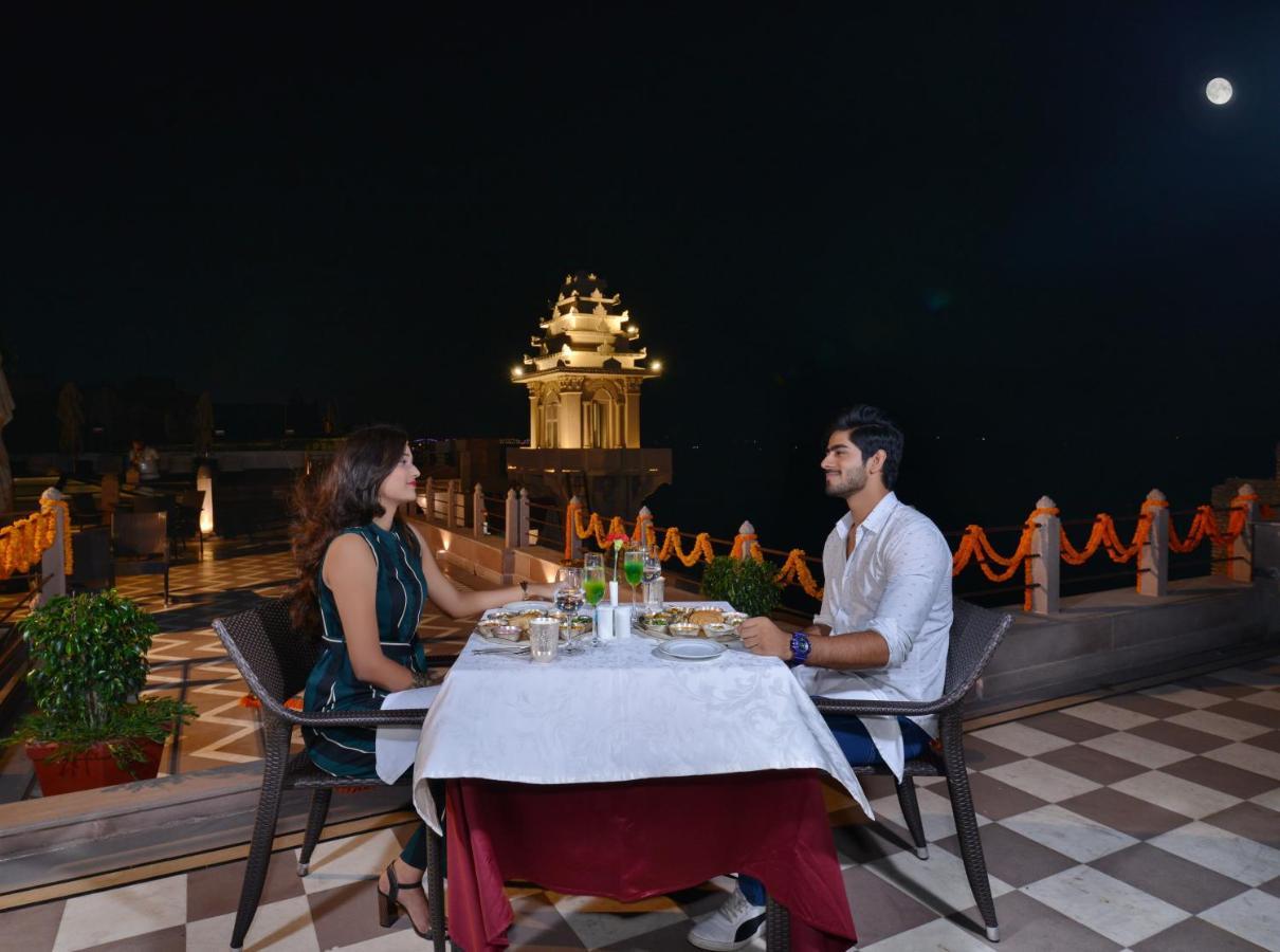 Brijrama Palace, Varanasi - By The Ganges Exterior photo